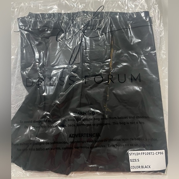 One more! VICI Dolls Rebel Nights Faux Leather Leggings MEDIUM Left Only - Picture 7 of 7